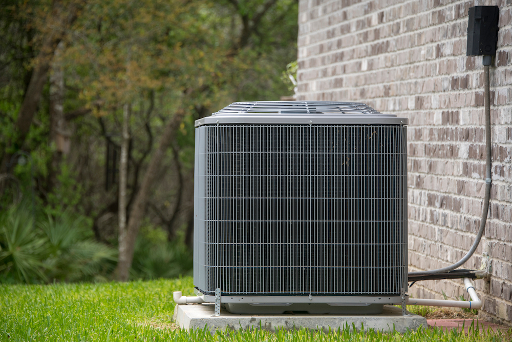 How many watts does an AC use?